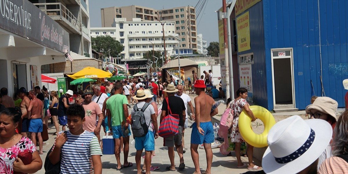 Hotelurile de pe litoralul românesc, pregătite să dea startul sezonului estival mai devreme decât de obicei, au șanse să fie gata pentru primirea turiștilor încă din 20 aprilie