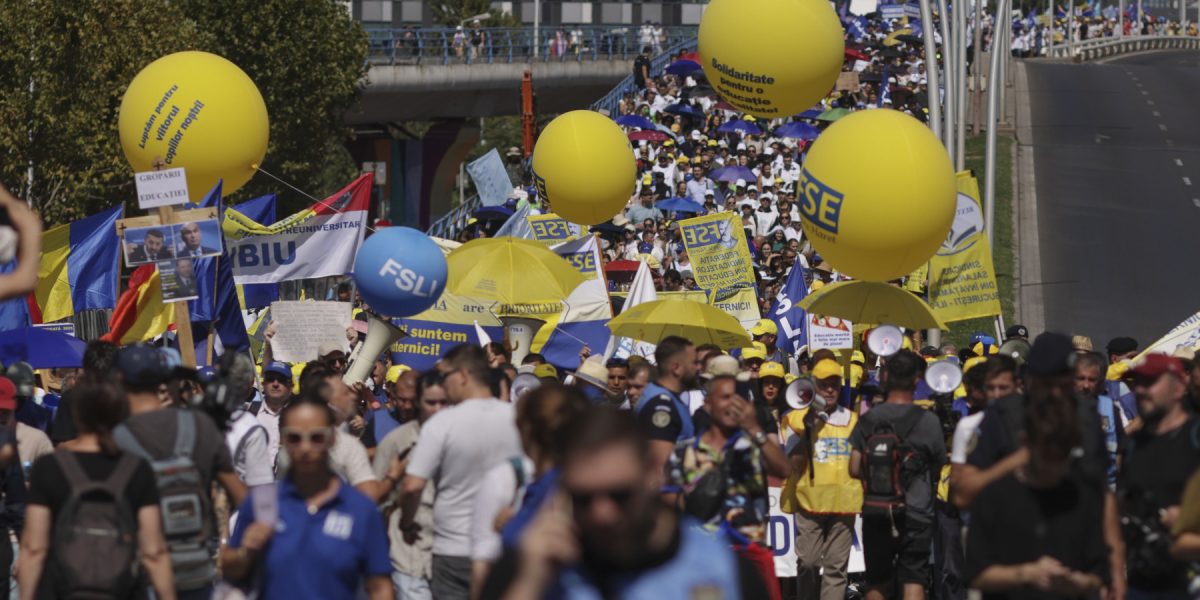 INSTANT_PROTEST_EDUCATIE_SET_2_18_INQUAM_Photos_Octav_Ganea.jpg - FluxNational