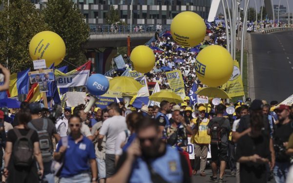 Profesorii și studenții din întreaga țară ies în stradă, protestând vehement împotriva Legii Bolojan din Educație, o reformă controversată care a fost anunțată recent de Guvern și care a stârnit reacții intense în rândul comunității academice
