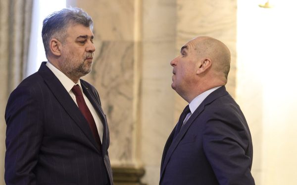 Marcel Ciolacu acuză: Ilie Bolojan poartă vina pentru criza economică a României Liderul social-democrat Marcel Ciolacu a lansat, duminică seara, o declarație fără precedent la Antena 3, unde l-a acuzat direct pe Ilie Bolojan, liderul PNL și fost primar al Oradei, că este responsabil pentru situația economică critică în care se află România în prezent