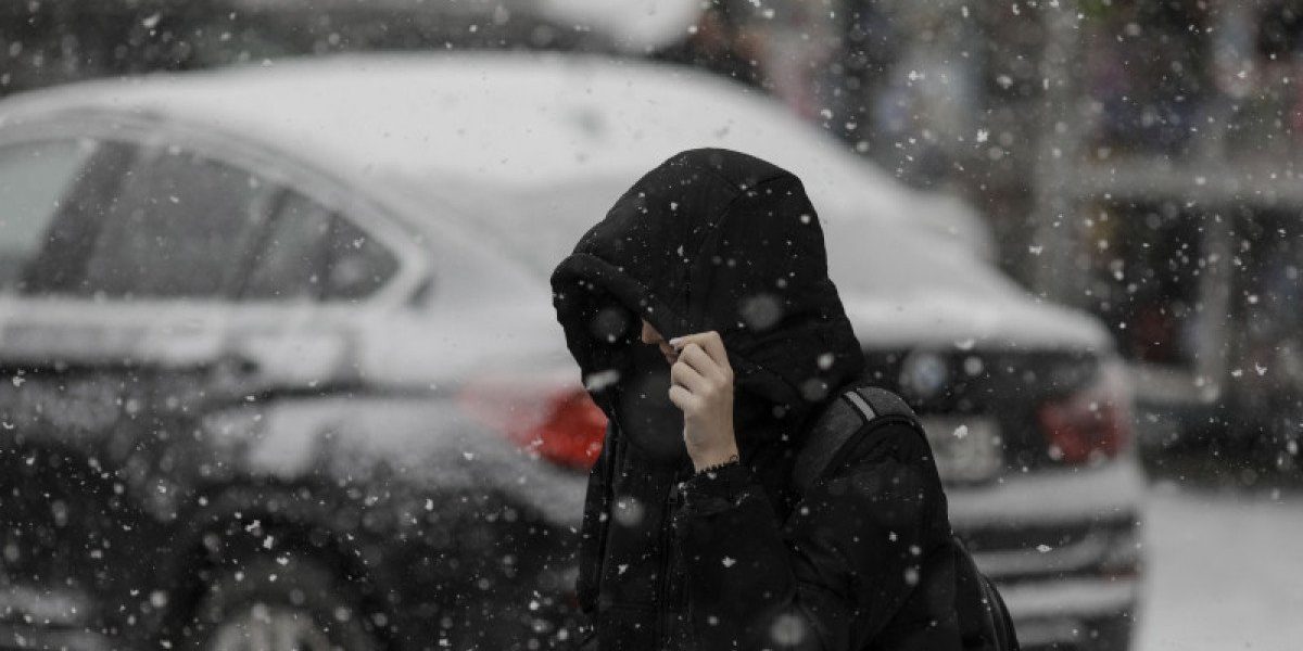 Iarnă extremă în România: viscol, ninsori și ger de -15°C!
