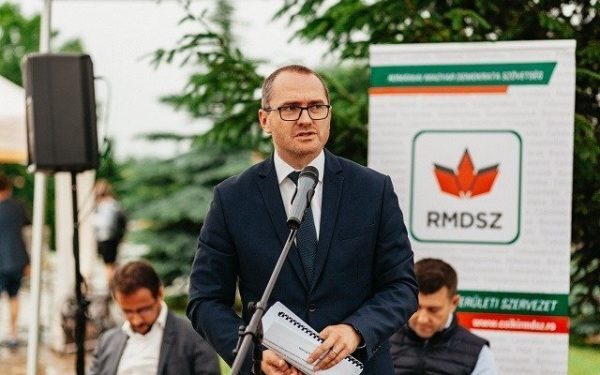 Tensiune în Miercurea-Ciuc după majorarea impozitelor locale: Primarul Korodi acuză societatea de nervozitate accentuată Creșterea impozitelor locale a stârnit un val de nemulțumire în rândul populației din Miercurea-Ciuc, ducând la o stare de nervozitate generalizată în oraș
