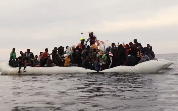 Tragediile din Marea Egee: 14 migranți uciși după ciocnirea dintre ambarcațiune și forțele de coastă grecești O tragedie despre apele Mării Egee atrage din nou atenția asupra crizei migranților, evidențiind riscurile și pericolele cu care se confruntă cei care încercă să ajungă în Europa prin culoarele maritime