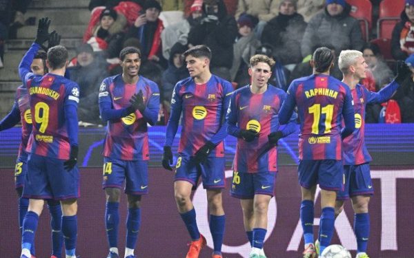 Meciuri decisive în SuperLiga: Farul întâlnește Dinamo, UTA se luptă cu CFR Cluj Miercuri seara se anunță a fi una extrem de palpitantă pentru iubitorii fotbalului românesc, în contextul a două meciuri esențiale din SuperLiga