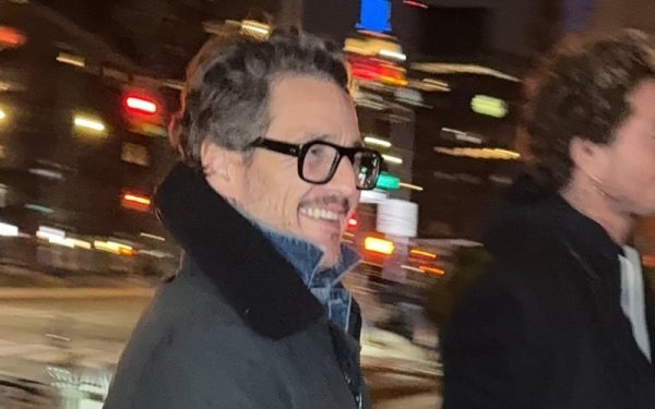 Pedro Pascal surprinde la New York alături de Rafael Olarra Pedro Pascal, starul serialului „The Last of Us”, a fost văzut luni seara, pe 16 februarie, în Manhattan, împreună cu Rafael Olarra, directorul creativ de la Faena