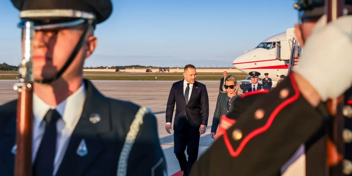 Polonia se pregătește pentru un viitor nuclear: președintele Nawrocki avertizează asupra amenințărilor Rusiei Într-un moment critic pentru securitatea regională, Polonia pare să-și intensifice eforturile pentru dezvoltarea capacităților nucleare, răspunzând la amenințările tot mai pregnante din partea Rusiei