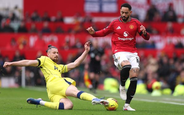 Manchester United obține o victorie clară în fața lui Tottenham: 2-0 pe Old Trafford Într-o atmosferă electrizantă, Manchester United s-a impus cu 2-0 pe teren propriu în fața celor de la Tottenham, în cadrul rundei cu numărul 25 din Premier League