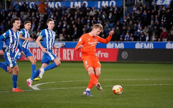 Real Sociedad își asigură locul în semifinalele Cupei Regelui după o remontare spectaculoasă Real Sociedad a reușit o nouă performanță de excepție, calificându-se în semifinalele Cupei Regelui după o victorie dramatică împotriva echipei Alaves, scor 3-2