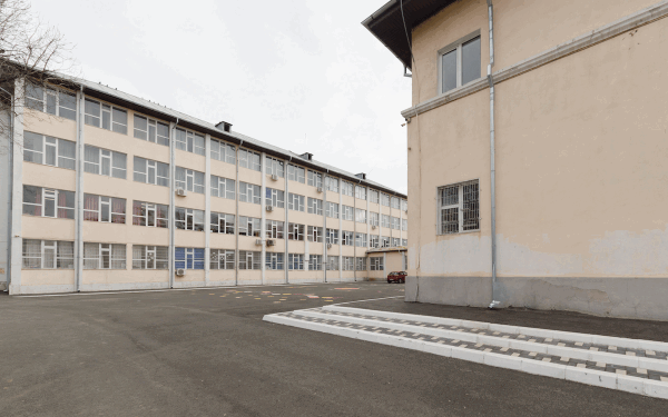 Școală din Sector 5 a blocat licitația pentru sala de sport, obținând doar 1.000 lei pe an.