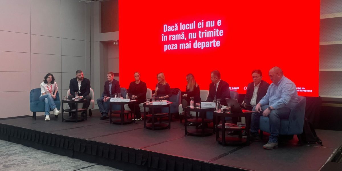 Majoritatea adolescenților din România trăiesc o bună parte a zilei conectată la mediul digital, iar această realitate capătă proporții alarmante conform unui sondaj sociologic realizat în 2025, ale cărui rezultate au fost făcute publice la începutul anului 2026