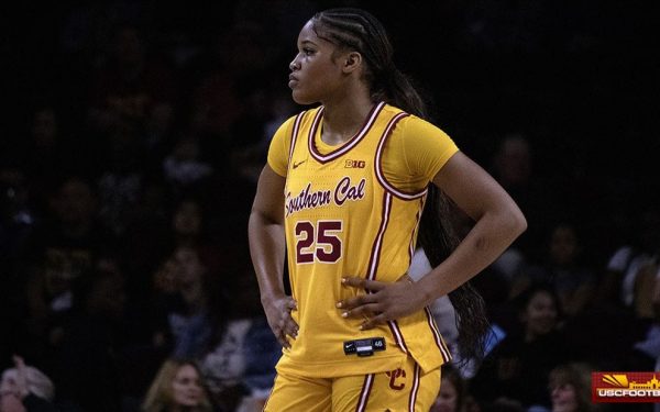 USC surclasează Rutgers, câștigând cu 71-39 în cadrul Galen Center Într-o partidă dominată de energia echipei, USC Women’s Basketball a administrat o înfrângere usturătoare echipei Rutgers, finalizând disputa cu un scor clar de 71-39, duminică, pe teren propriu