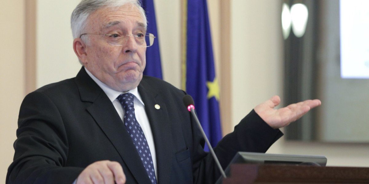 Isărescu alertează: Criza în HoReCa și comerț bate la ușă!