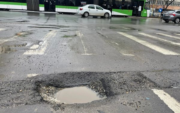 Primăriile din București au primit aproape șase mii de euro în urma controalelor efectuate de Poliția Rutieră, care au vizat starea drumurilor din Capitală