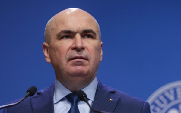 Curtea Constituțională susține tăierea pensiilor speciale pentru magistrați Curtea Constituțională a decis, miercuri, că legea prin care se modifică pensiile magistraților este constituțională, ceea ce a generat reacții prompt din partea autorităților române