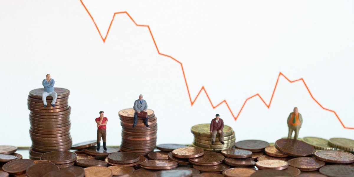 România a intrat în recesiune tehnică Economia României a intrat oficial în recesiune tehnică, fiind marcată de o scădere a Produsului Intern Brut (PIB) pentru două trimestre consecutive
