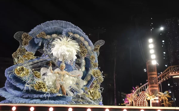 Gala de la Reina a Carnavalului din Las Palmas: o sărbătoare pierdută în solemnitate Carnavalul de la Las Palmas de Gran Canaria a inaugurat o nouă ediție a Gălei Reinei, eveniment dedicat strălucirii și exuberanței
