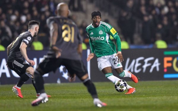Newcastle se impune categoric în fața lui Qarabag, cu un 6-1 spectaculos Newcastle United a reușit o victorie concludentă în meciul disputat împotriva azerilor de la Qarabag, în cadrul turului play-off-ului de calificare în optimile Ligii Campionilor