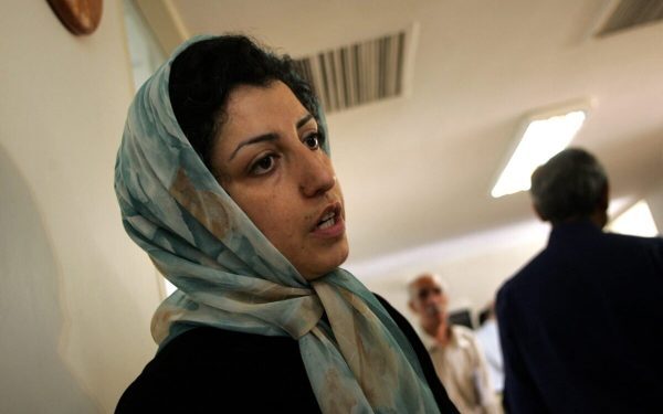Iranul condamnă la șase ani de închisoare laureata Nobel pentru Pace Narges Mohammadi, în contextul promovării reformelor și drepturilor omului Într-o decizie care amplifică tensiunile în domeniul drepturilor omului din Iran, tribunalul din Mashhad a pronunțat o sentință de șase ani de închisoare pentru Narges Mohammadi, laureata Premiului Nobel pentru Pace din 2023