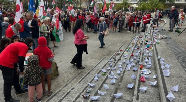 Protest la Angers: Peste 200 de susținători ai Palestinei s-au mobilizat împotriva blocadei din Gaza Sâmbătă, 30 august 2025, peste 220 de oameni s-au adunat în Angers pentru a susține cauza palestiniană, răspunzând apelului Asociației Franceze de Solidaritate cu Palestina (AFPS) și al partenerilor asociați