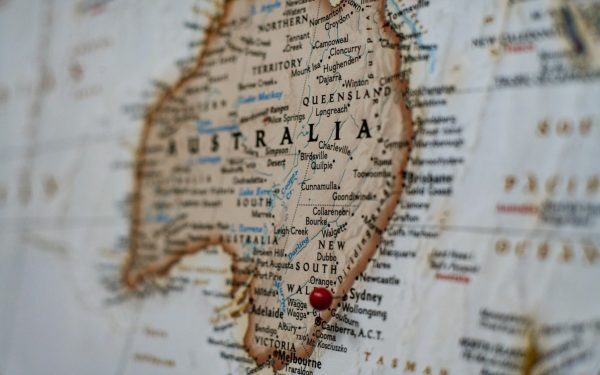 Parlamentul Australiei a adoptat o lege majoră pentru siguranța digitală a minorilor, cineva care marchează un deceniu de preocupări și intervenții legislative în domeniul tehnologiei și protecției copilului