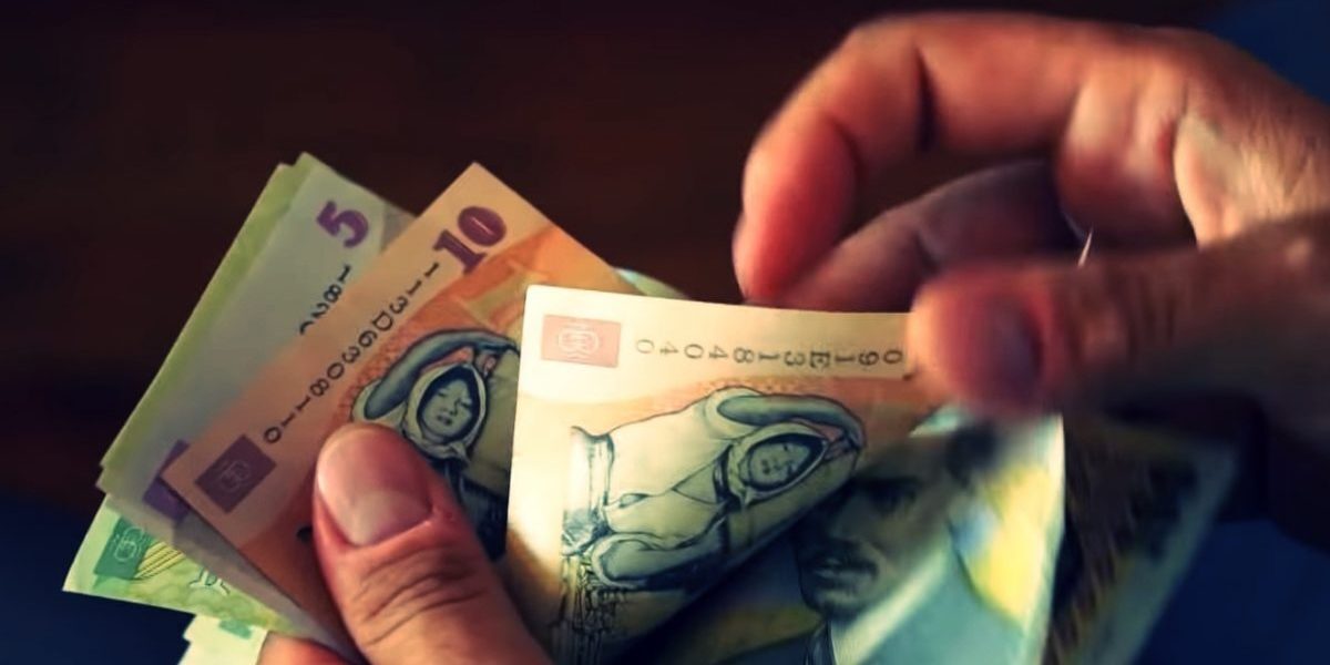 Sorin Grindeanu anunță posibile reduceri de impozite locale pentru casele vechi și cele deținute de persoanele cu dizabilități Președintele PSD, Sorin Grindeanu, a făcut un anunț îndrăzneț privind eventualitatea reducerii unor taxe și impozite locale, un răspuns direct la nevoile anumitor categorii de contribuabili și o măsură care ar putea influența semnificativ bugetele locale în următoarea perioadă