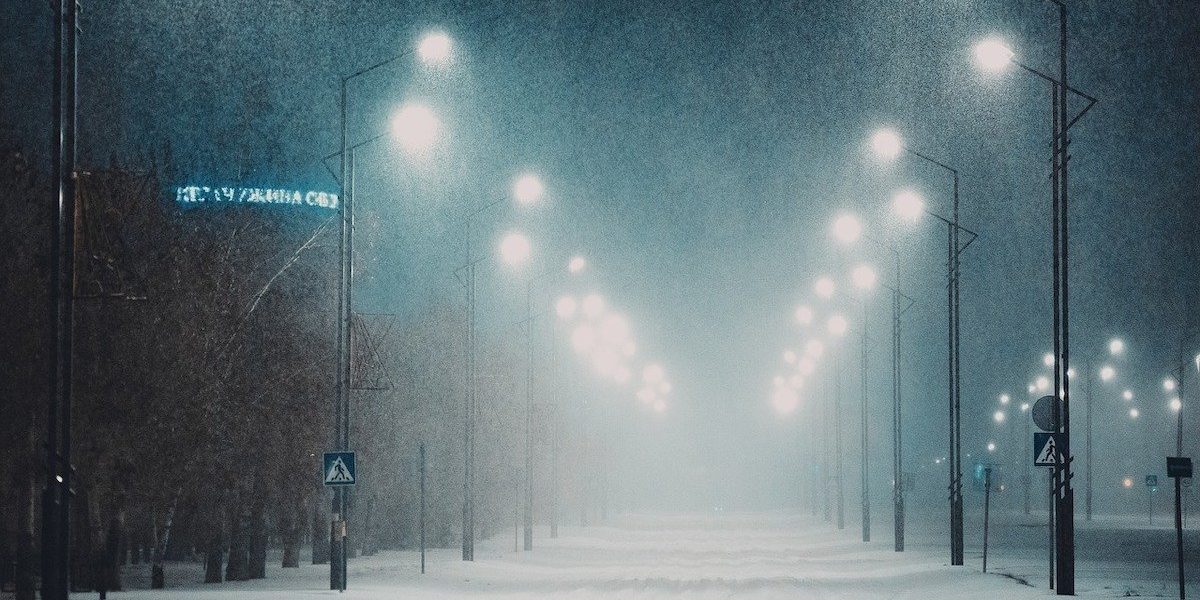 Ceață și polei riscă pe drumurile din 16 județe și miercuri