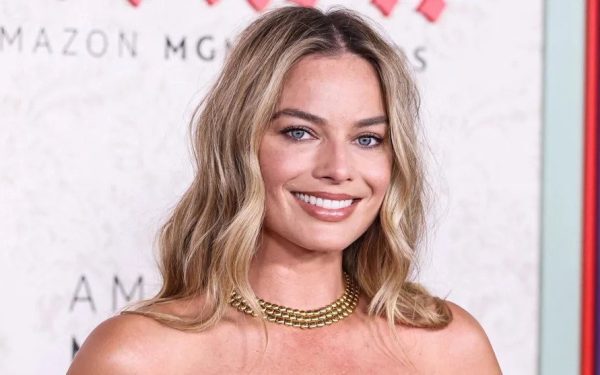 „Wuthering Heights” se lansează cu reacții controversate din partea criticilor Adaptarea cinematografică a celebrului roman „Wuthering Heights”, regizată de Emerald Fennell și avându-i în rolurile principale pe Margot Robbie și Jacob Elordi, a stârnit reacții mixed înainte de premiera din această săptămână