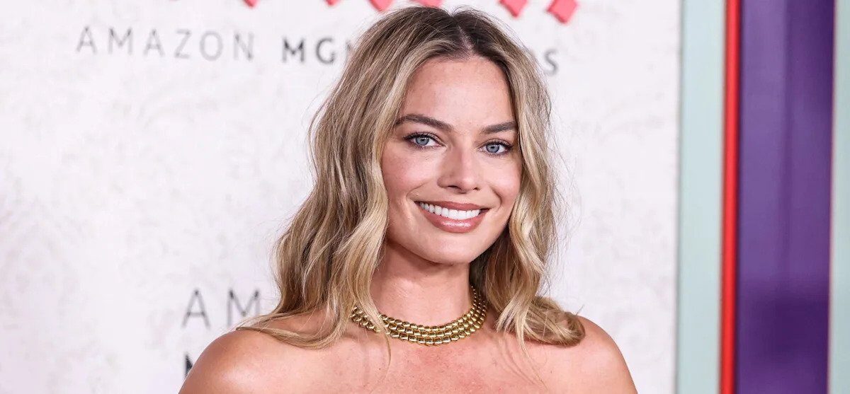 „Wuthering Heights” se lansează cu reacții controversate din partea criticilor Adaptarea cinematografică a celebrului roman „Wuthering Heights”, regizată de Emerald Fennell și avându-i în rolurile principale pe Margot Robbie și Jacob Elordi, a stârnit reacții mixed înainte de premiera din această săptămână