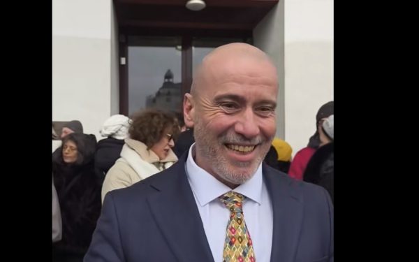 Controverse între ministrul Culturii și actorii protestatari de la Teatrul Național Tensiunile dintre conducerea Ministerului Culturii și actorii care protestează la Teatrul Național din București au escaladat în ultimele zile, odată cu aparițiile publice și declarațiile din mediul audiovizual