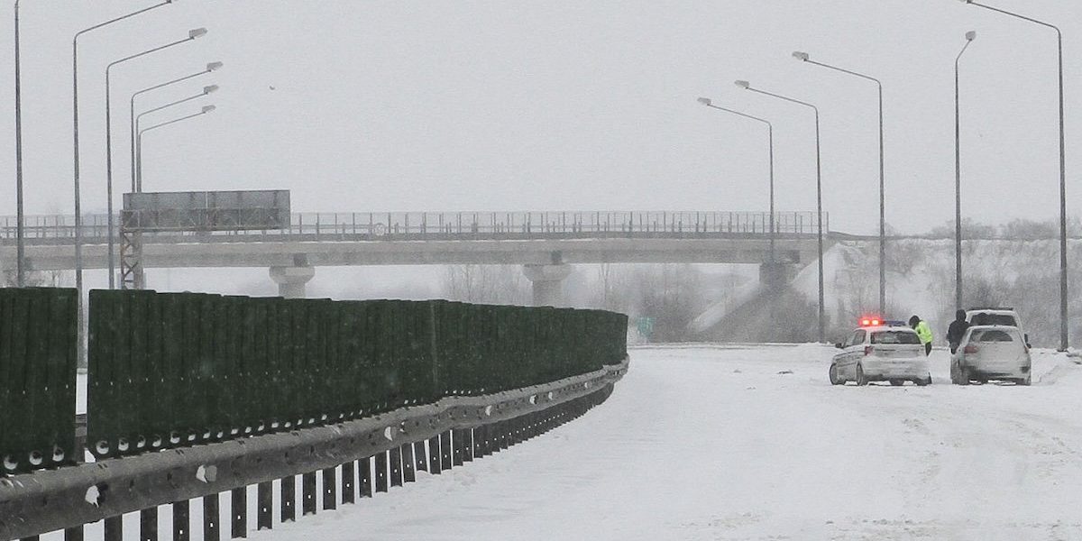 Autostrăzile din jurul Bucureștiului, un veritabil pol al corupției și a managementului deficitar al infrastructurii, se desfășoară în acest sezon de iarnă sub semnul amatorismului și al favorizării unor interese obscure