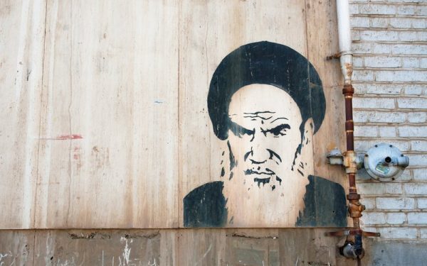 Irana, în priză de proteste înainte de aniversarea Revoluției din 1979 Tensiunile politice și sociale din Iran se intensifică pe măsură ce locuitorii din Teheran au ieșit în stradă pentru a-și exprima nemulțumirea față de regimul islamic aflat la putere