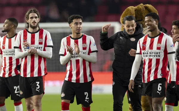 PSV demonstrează un superioritate copleșitoare în fața oponenților din Eredivisie PSV Eindhoven a arătat încă o dată ce înseamnă dominația în Eredivisie, înregistrând o victorie concludentă care a subliniat diferența de calitate între echipă și restul competiției