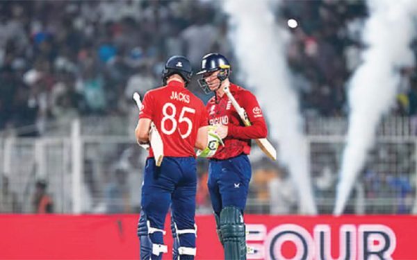 Rivalitate în Cricket: Anglia și Italia se confruntă la World Cup Într-un duel ce promite intensitate și emoții, Anglia, de două ori campioană mondială la cricket, se pregătește să înfrunte Italia, debutantă în T20 World Cup, în ultima partidă din Grupa C, programată pentru luni la Eden Gardens