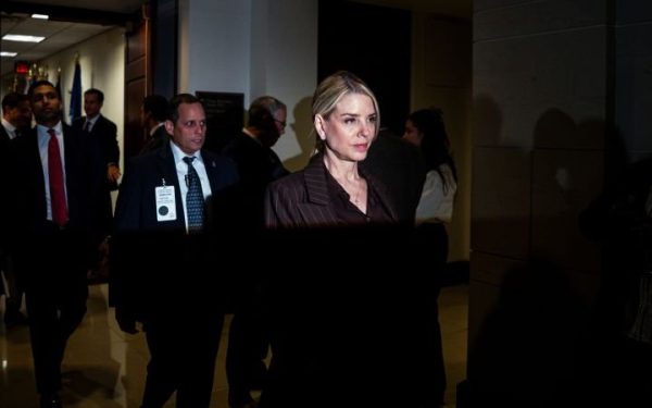 O nouă etapă în investigațiile Departamentului de Justiție Departamentul de Justiție al Statelor Unite se pregătește să reînceapă investigațiile care au fost declarate priorități de către președintele Donald Trump