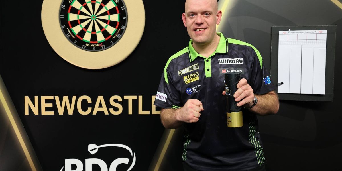 Van Gerwen stârnește amuzament și admirație la debutul în Premier League 2026 Michael van Gerwen, celebrul jucător de darts olandez, a avut un debut memorabil în noua stagiune a Premier League Darts 2026, care a avut loc la Newcastle