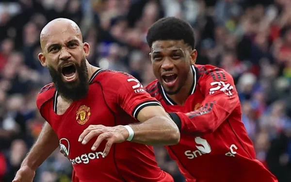 Manchester United se pregătește pentru duelul cu Tottenham Hotspur Manchester United își propune să obțină a patra victorie consecutivă sub conducerea interimarului Michael Carrick, în cadrul confruntării de sâmbătă de la Old Trafford cu Tottenham Hotspur