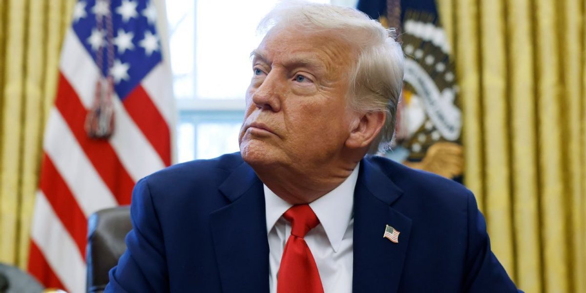 Controversă la Jocurile Olimpice de Iarnă: Trump critică sportivii americani care își exprimă dezacordul Președintele american Donald Trump a stârnit un val de reacții după ce a numit „real loser” un sportiv din echipa olimpică a Statelor Unite, care a criticat politicile administrației sale