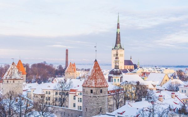 Estonia restricționează operațiunile la punctele de trecere a frontierei cu Rusia în contextul tensiunilor regionale Guvernul eston a anunțat joi o decizie importantă privind securitatea națională, hotărând să suspende temporar operațiunile la două dintre principalele puncte de trecere a frontierei cu Rusia