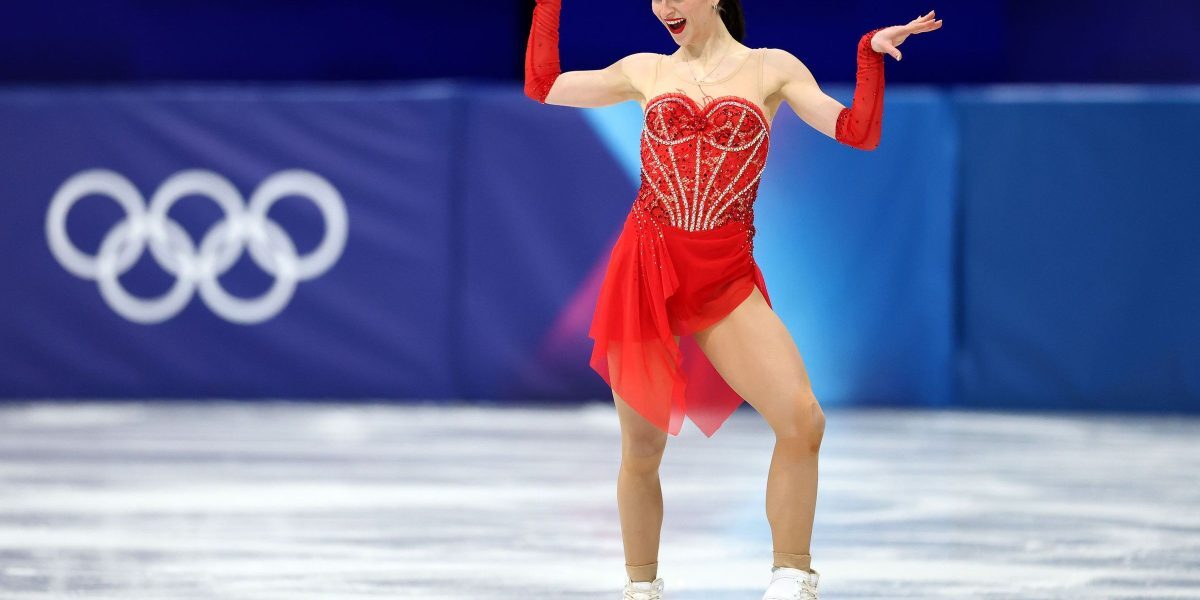 Julia Sauter, prima ediție olimpică cu un succes răsunător Julia Sauter a reușit o performanță deosebită la prima sa ediție olimpică, obținând cel mai bun scor al carierei în programul scurt de patinaj artistic, cu 63.13 puncte