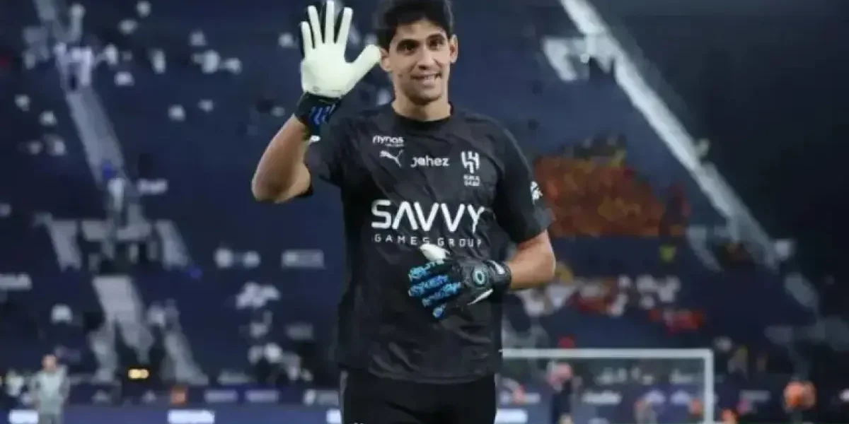 Yassine Bounou, portar internațional marocan, absent de la antrenamente din cauza unei accidentări la umăr Al Hilal, una dintre cele mai titrate echipe din fotbalul asiatic, a anunțat că portarul său internațional, Yassine Bounou, se află în tratament pentru o accidentare la umăr