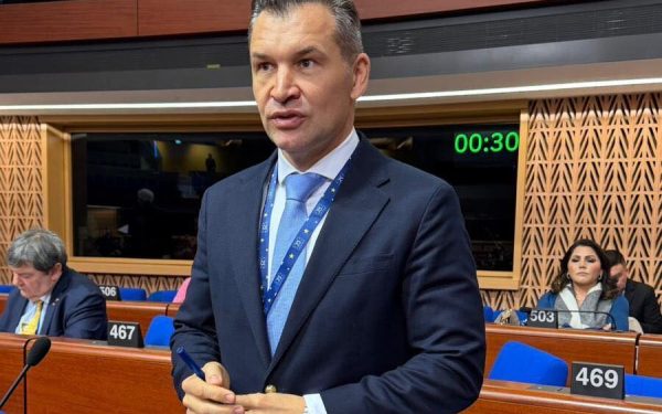 Tensiuni în interiorul PNL București: încercarea lui Ilie Bolojan de a reconfigura conducerea filialei suscită controverse și reacții neașteptate Intr-un moment în care Partidul Național Liberal pare să fie guvernat de conflicte interne și luări de poziție divergente, agenda de reformă promisă de președintele PNL, Ilie Bolojan, a dat peste obstacole majore