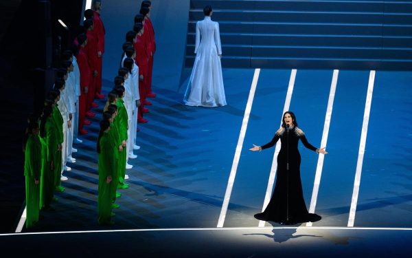 Laura Pausini a cântat imnul național la San Siro, în fața a mii de spectatori Laura Pausini a adus astăzi emoții de neuitat la San Siro, unde a interpretat imnul național italian în deschiderea evenimentelor dedicate Olimpiadei de iarnă Milano-Cortina 2026