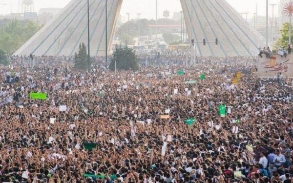 Iranul pune din nou sub semnul întrebării drepturile omului, după ce a emis o sentință de condamnare la moarte pentru Mohammad Hossein Hosseini, un fost fotbalist și prizonier politic în vârstă de 26 de ani