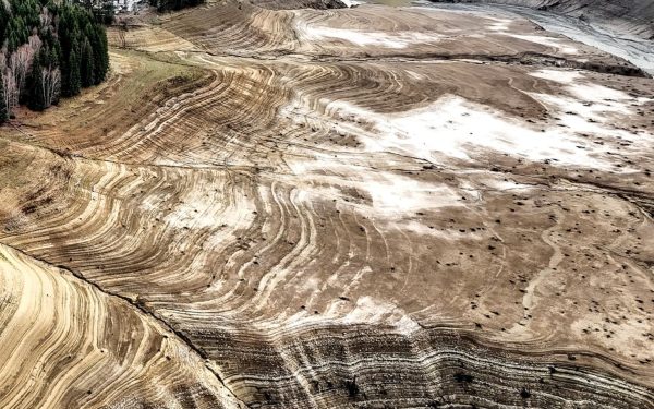 Ministrul Mediului: Criza apei din Curtea de Argeș, gestionată de firma locală, fără investiții, cu bacteria Clostridium perfringens în apă