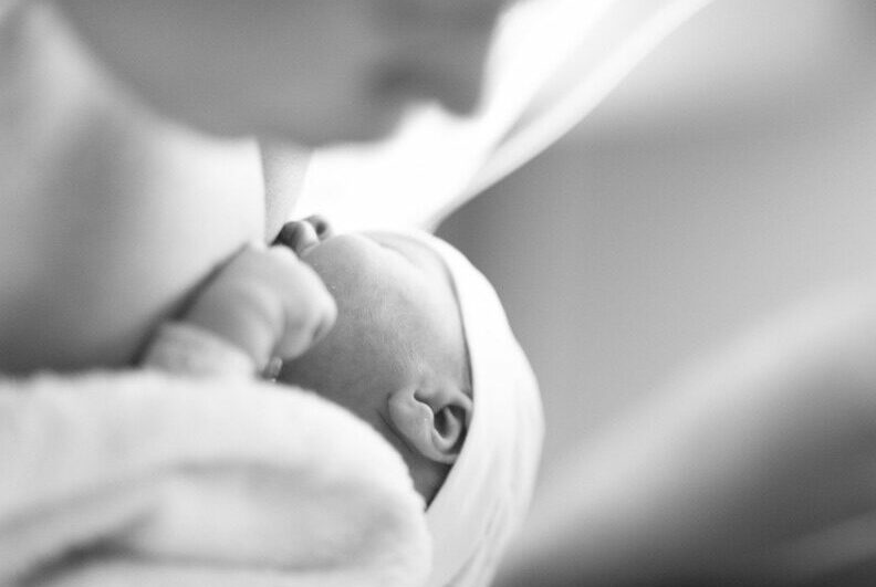 mama-minora-drama-copil-adolescenta-nou-nascut-bebelus-nastere-e1667892828254.jpg - FluxNational