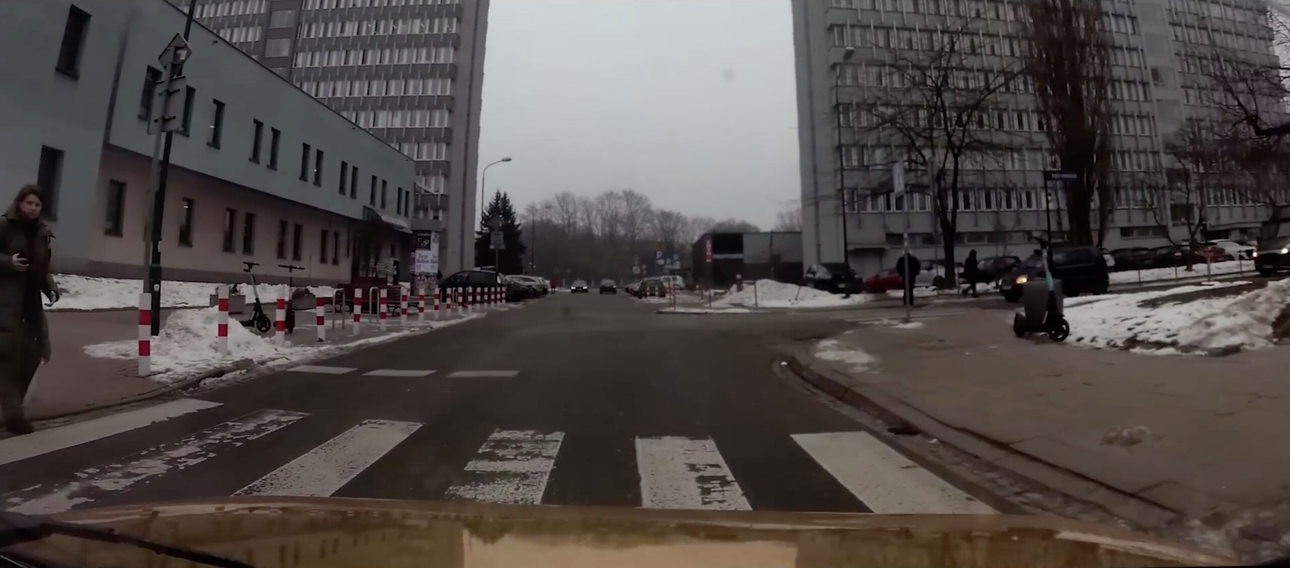 Ministrul Justiției din Polonia, amendat de poliție pentru încălcarea regulilor de circulație în timpul unui interviu pe YouTube