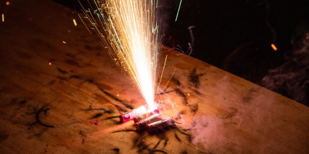 O explozie devastatoare într-un magazin de artificii din estul Chinei a făcut cel puțin opt victime și a rănit alte două persoane, provocând îngrijorare atât în rândul localnicilor, cât și în rândul autorităților