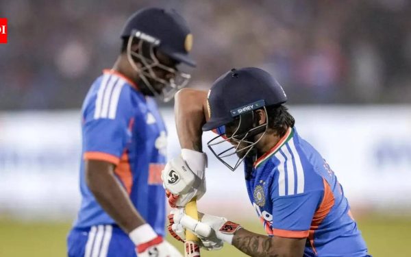 Trecerea lui Sanju Samson în umbră: Ishan Kishan și Abhishek Sharma, noua deschidere a Indiei India a debutat cu un nou cuplu de deschizători în meciul de pregătire împotriva Africii de Sud, desfășurat la Dr DY Patil Stadium din Navi Mumbai