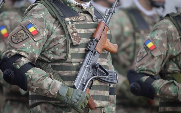 Ministrul Apărării asigură: normele de hrană pentru militari rămân neschimbate Tensiunile legate de buget și cheltuielile din domeniul apărării continuă să fie un subiect de interes național, în contextul discuțiilor despre ajustarea cheltuielilor și resursele alocate aparatului militar