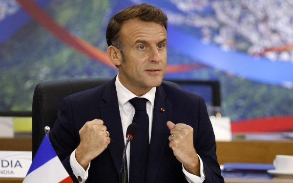 Uniunea Europeană promite reforme rapide pentru întărirea competitivității economice în fața provocărilor globale Bruxelles — Liderii celor 27 de state membre ale Uniunii Europene au convenit joi asupra unui set de reforme menite să aducă un suflu nou economiei comunitare, în contextul în care blocul comunitar se confruntă cu presiuni din partea Chinei și Statelor Unite